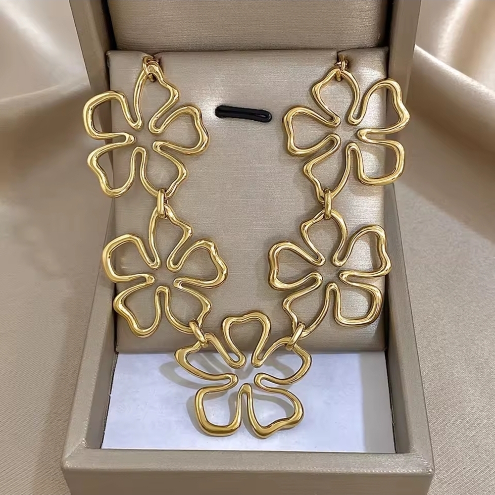 Gold Floral Link Necklace - Picture 3 of 7